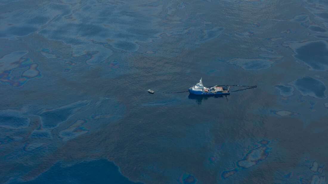 Güneş Işığı, Okyanus Yüzeyinden Yüzde 17'ye Kadar Petrol Temizlemiş Olabilir