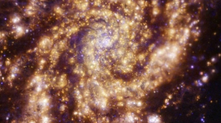 'Grand Design' Galaksinin Büyüleyici Yeni Görüntüleri