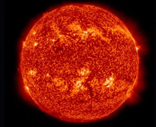 Bir Güneş Lekesi Patladı ve Plazma Topu Dünya'ya Doğru Geliyor
