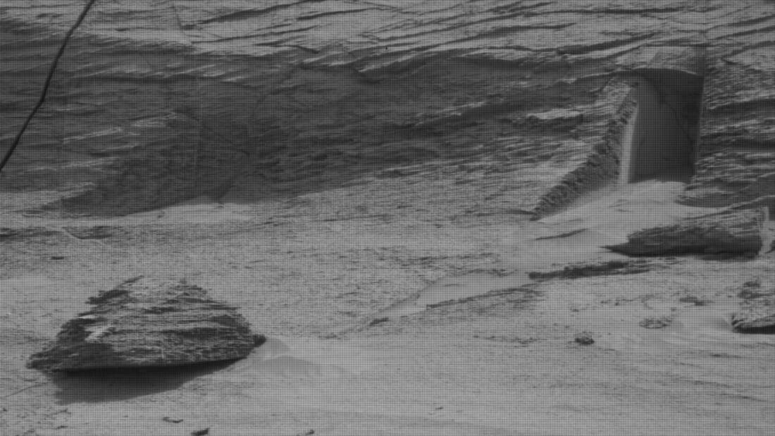 Mars'ta Yeni Bir Kaya Fotoğrafı Uzaylı Avcılarını Çok Heyecanlandırdı