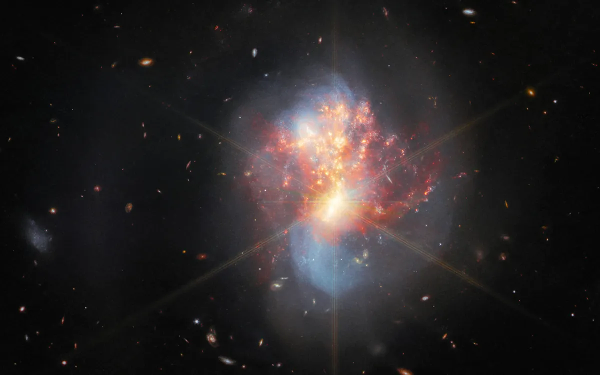 JWST, Muhteşem Yıldız Oluşumu Patlamasına Neden Olan Galaksi Çarpışmasını Görüntüledi