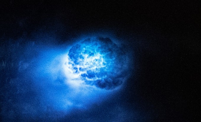 Çarpıcı Bir NASA Fotoğrafı, Yıldırım ve Ay Işığını Yakaladı