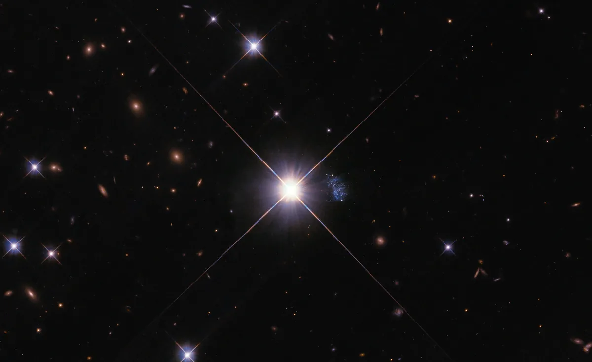 Hubble, Aşırı "Peekaboo" Galaksisini Görüntüledi
