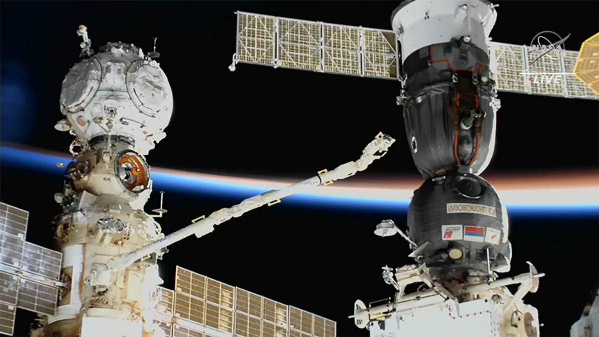ISS'ye Kenetlenmiş Rus Uzay Aracında Sızıntı Yapan Bir Delik Bulundu