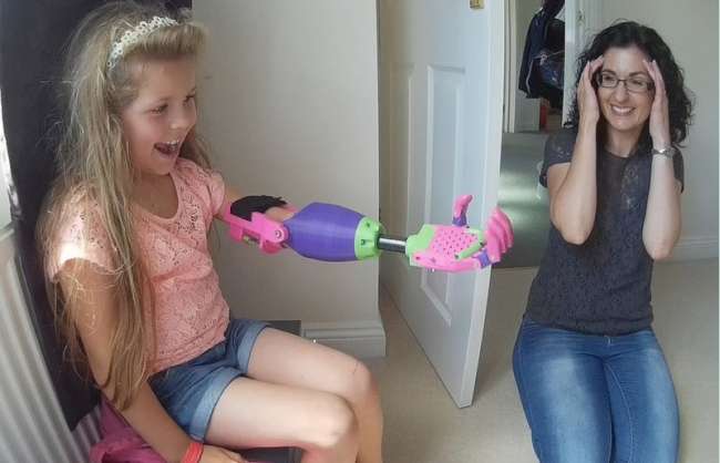 3D yazıcıyla üretilen protez eller hayat değiştirdi