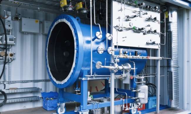 Bu makine su ve karbondioksitten benzin üretiyor