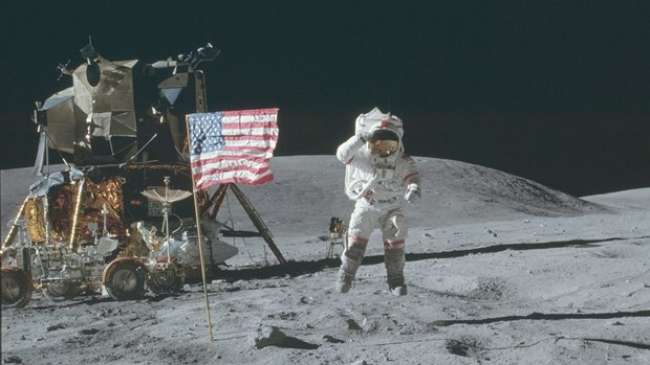 NASA tartışma yaratan fotoğrafları yeniden yayınladı