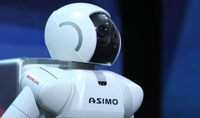 Robot Asimo artık koşup zıplıyor