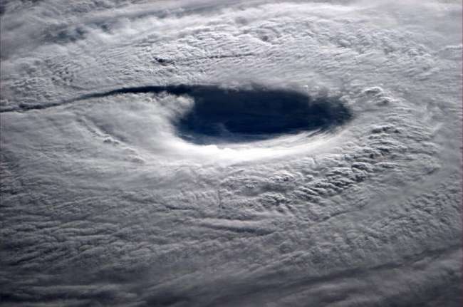 Neoguri Tayfunu Uzaydan Görüntülendi