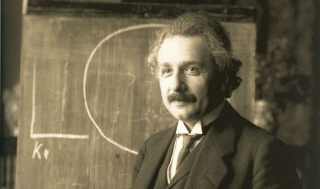 Tonlarca Ücretsiz Einstein Belgesi!