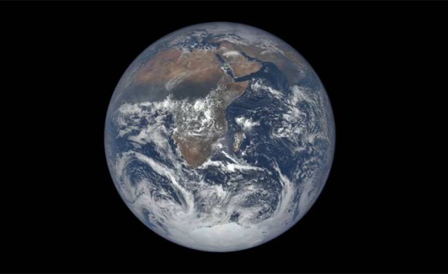 1.5 milyon km uzaktan Dünya'nın 1 yılı