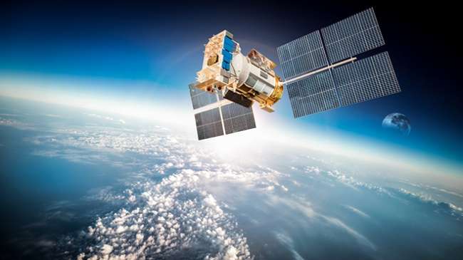 Facebook Afrika’ya uzaydan internet sağlayacak
