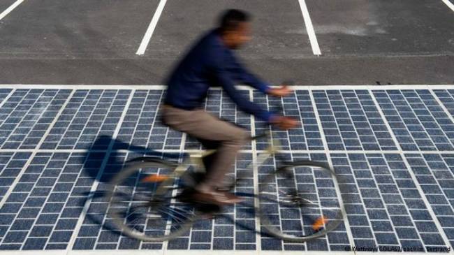 Fransa'da güneş enerjili yollar yapılıyor