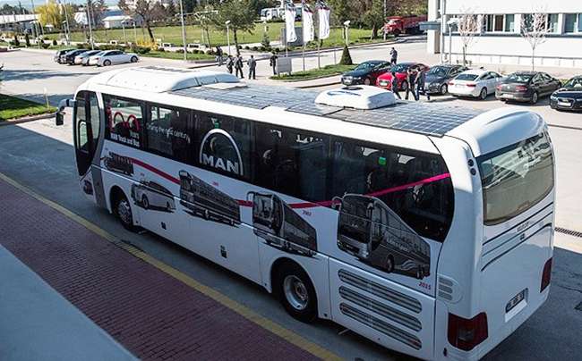 Türkiye'nin ilk güneş paneli destekli otobüsü yollara çıktı
