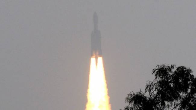 Hindistan, mini uzay mekiğini uzaya fırlattı