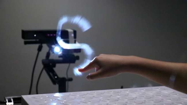 İnteraktif hologram teknolojisiyle havaya yazı yazmak mümkün