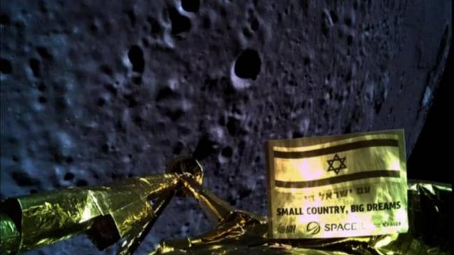 İsrail'in Beresheet aracı Ay yüzeyine çakıldı