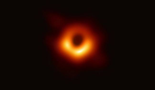 Astrofizikte çığır açan gelişme: Kara delik ilk kez fotoğraflandı