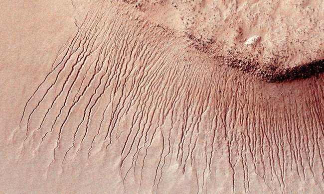 Mars'ta akan su keşfi neyi değiştirebilir?