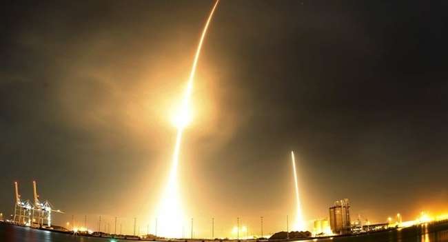 SpaceX bu kez başardı: Falcon9 roketi dikey iniş yaptı