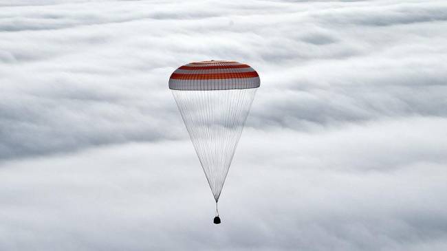 UUİ'deki üç astronot Dünya'ya döndü