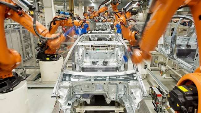 Volkswagen fabrikasında kaza: Robot, işçiyi öldürdü